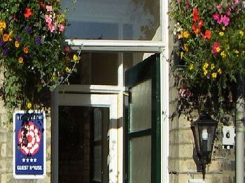 Diamonds Lodge Near York Hospital 외부 사진